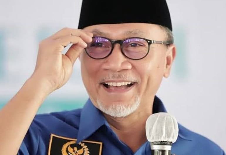 Publik Lebih Menyukai Zulkifli Hasan Dibanding Prabowo Subianto