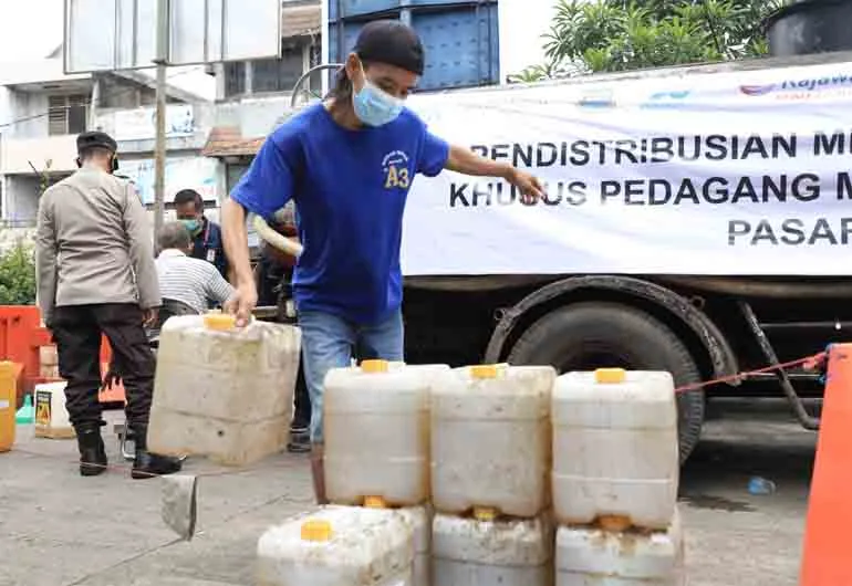 Minyak Goreng Curah Masih Mahal, DPR Tagih Janji Menperin Stabilkan Harga