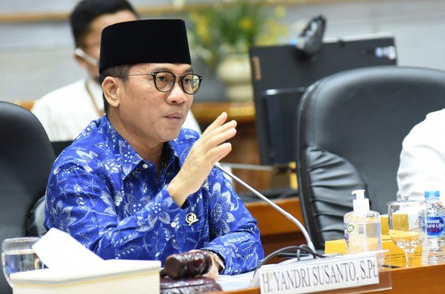 DPR Minta Polri Tangkap Saifuddin Ibrahim yang Minta Revisi 300 Ayat Al-Qur’an