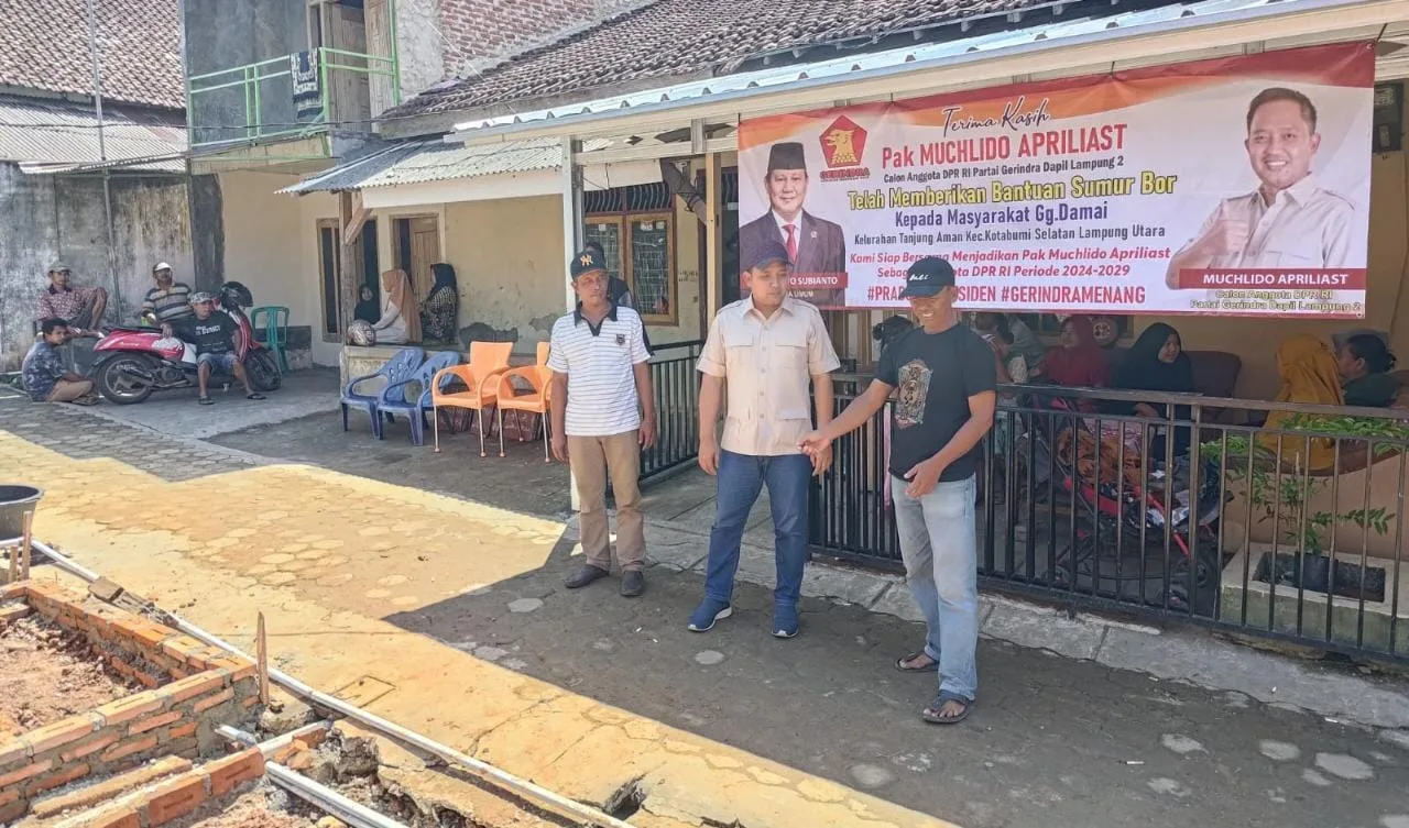 Warga Lampung Sumringah Dapat Bantuan dari Muchlido Apriliast