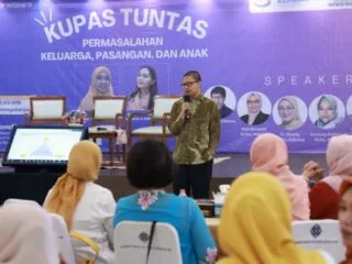 Kupas Tuntas Permasalahan Keluarga: Seminar Kementerian Ketenagakerjaan 2025