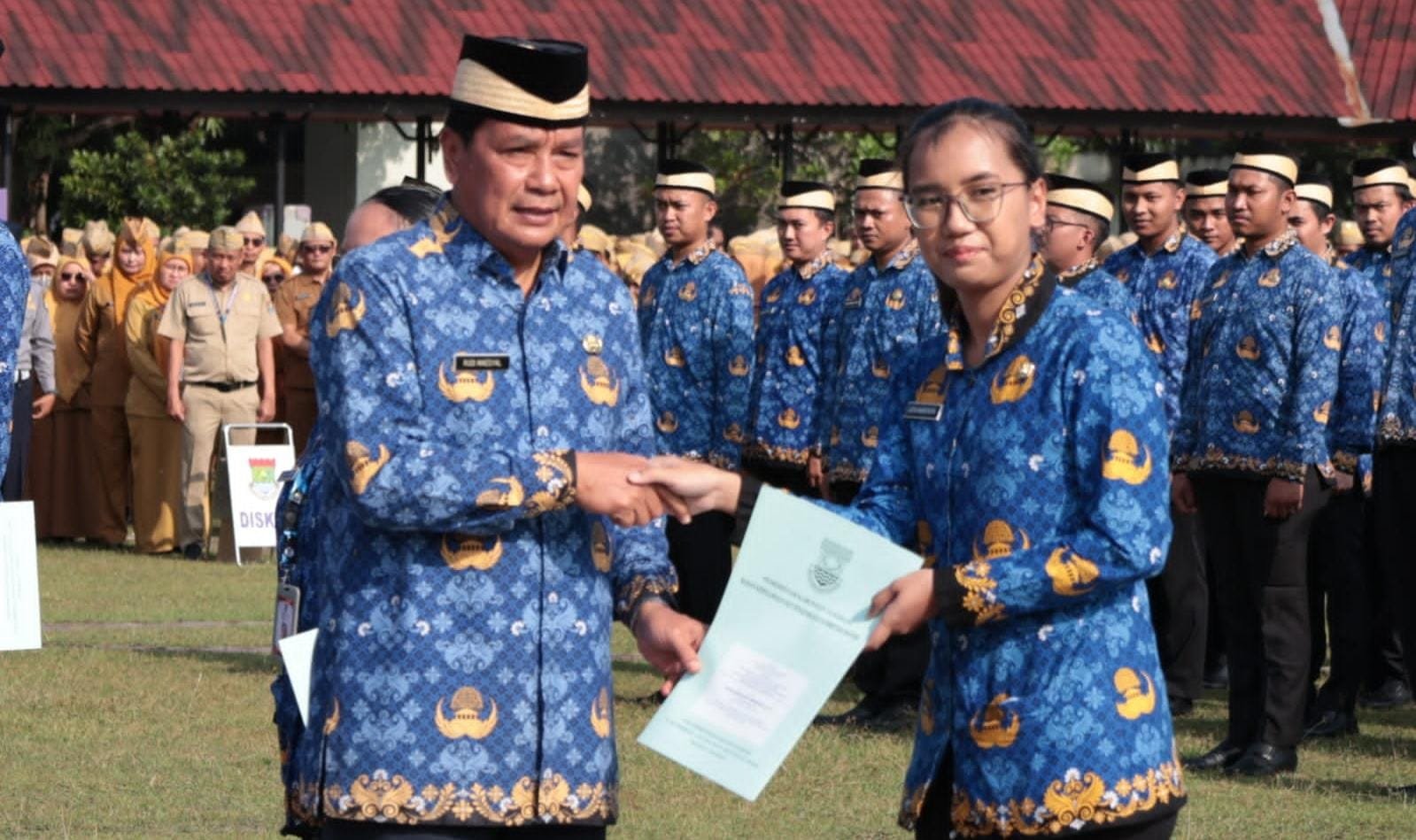 Bupati Tangerang: ASN Harus Disiplin, 472 CPNS Resmi Diangkat Jadi PNS Bupati Tangerang: ASN Harus Disiplin, 472 CPNS Resmi Diangkat Jadi PNS