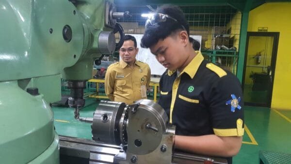 SMKN 5 Tangerang Gelar UKK di Perusahaan, Siswa Dinilai Penguji Industri